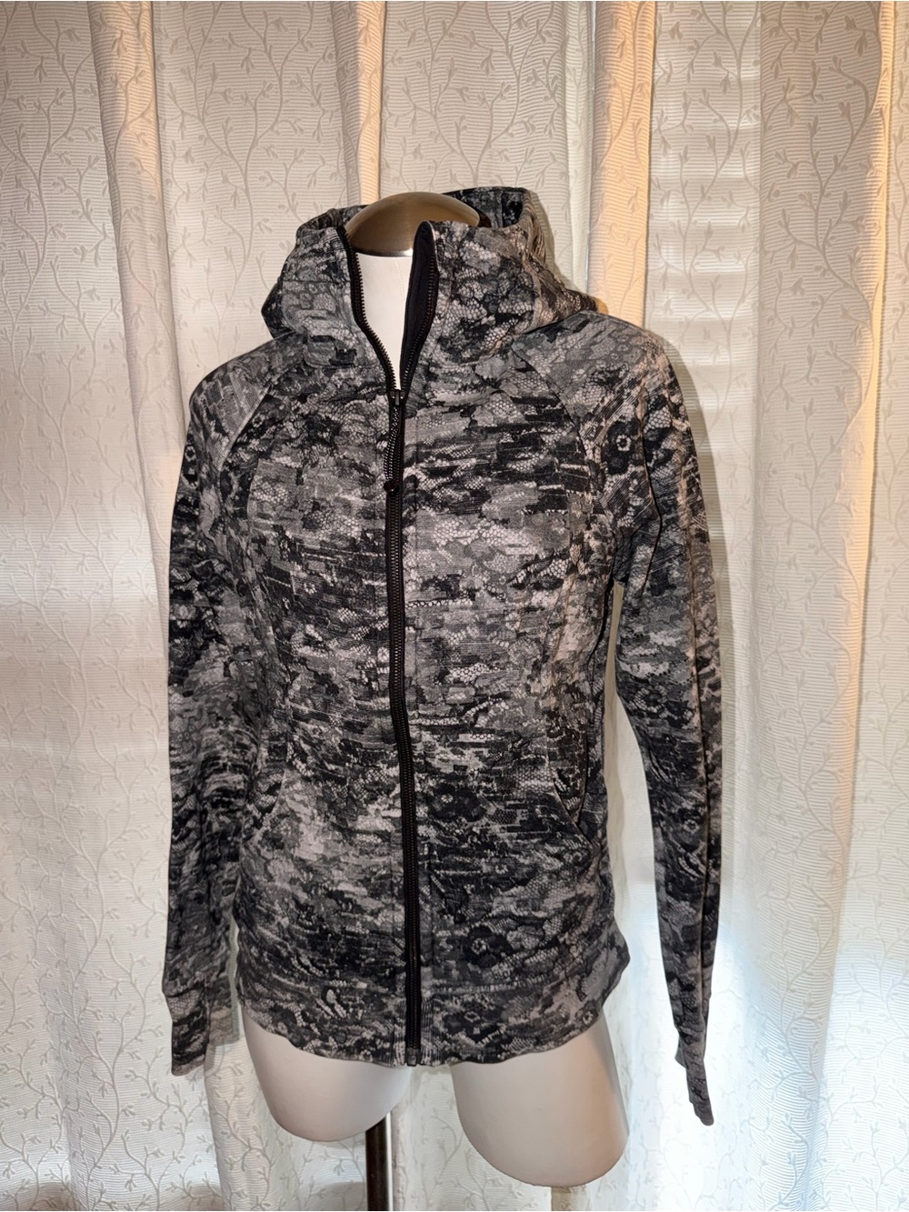 Lululemon scuba hoodie